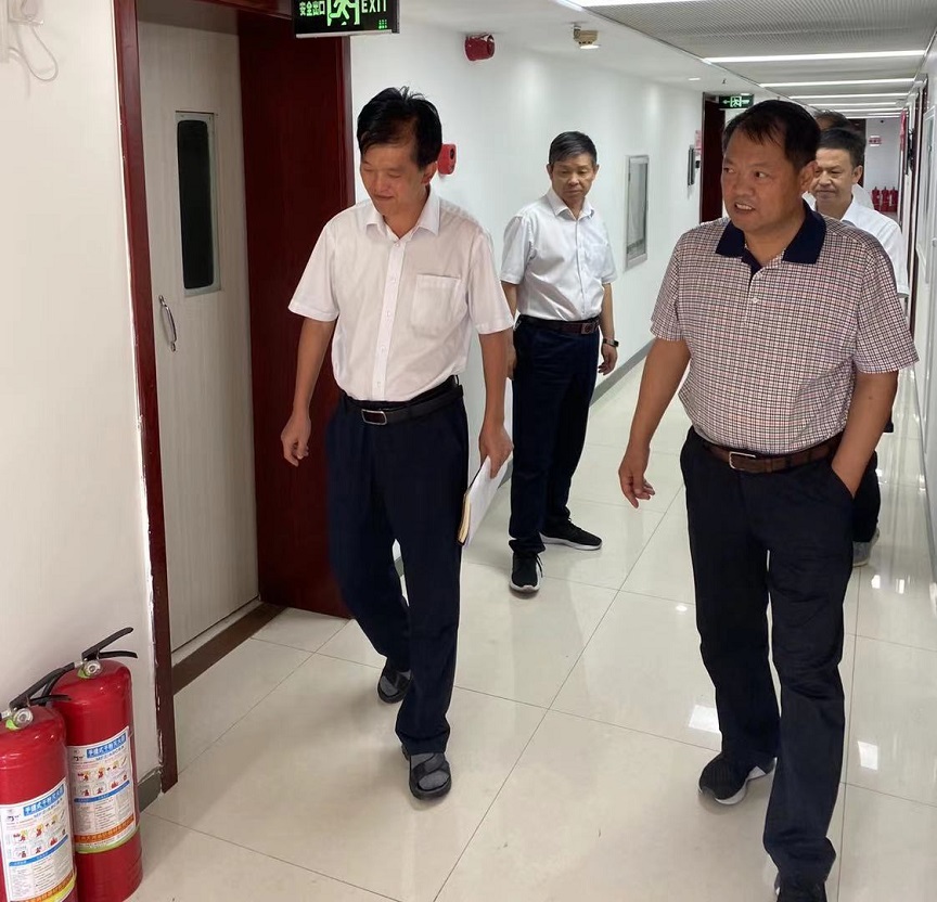 1625796433957026842.jpg 劉總檢查.jpg